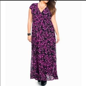 Torrid purple and blck floral maxi dress 4x